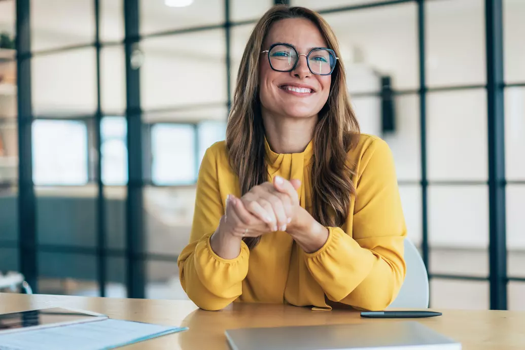 mulher cliente feliz satisfação